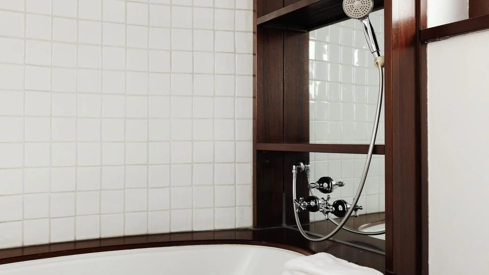 Just Urban Stays - Spacious Apt With Terrace - Porta Venezia Milan