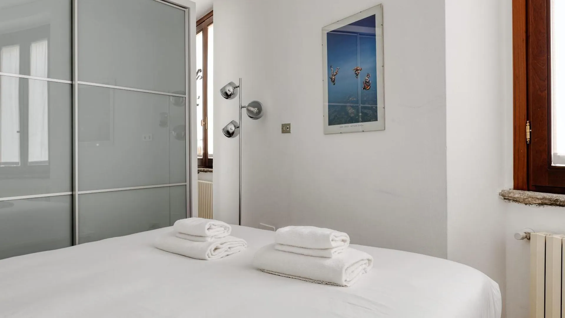 Just Urban Stays - Spacious Apt With Terrace - Porta Venezia Milan