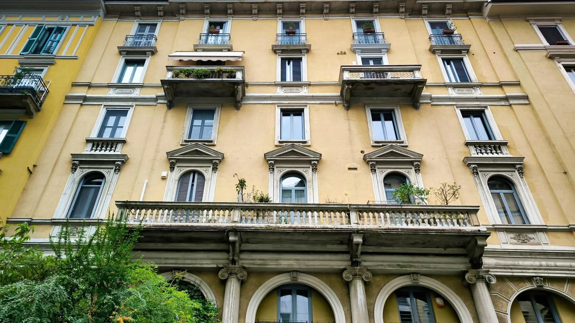 Just Urban Stays - Spacious Apt With Terrace - Porta Venezia Milan