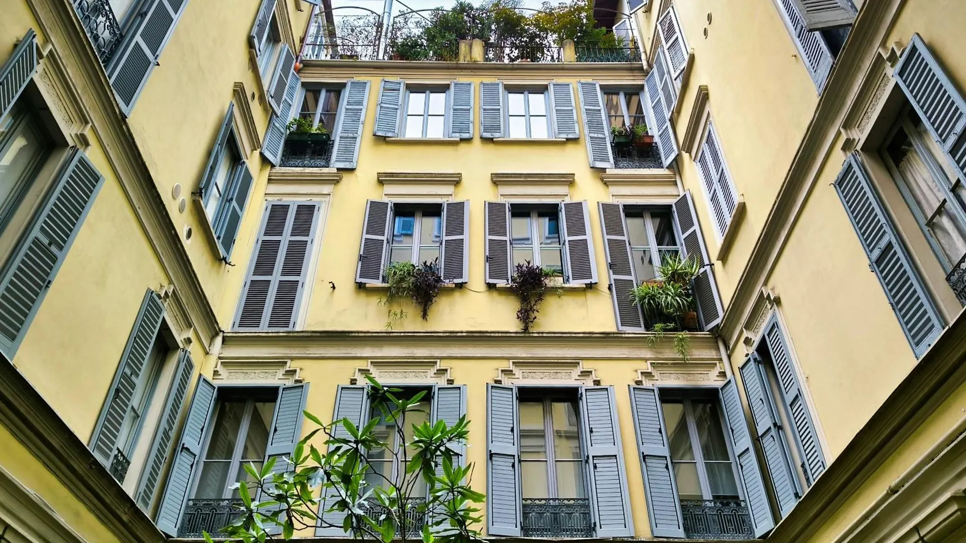 Apartment Just Urban Stays - Spacious Apt With Terrace - Porta Venezia Milan Italy